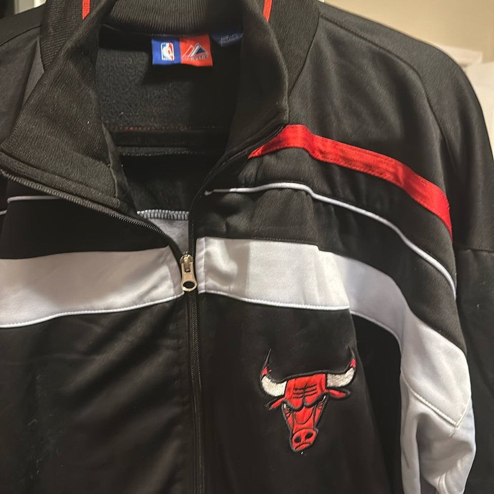 Chicago bulls majestic wind breaker